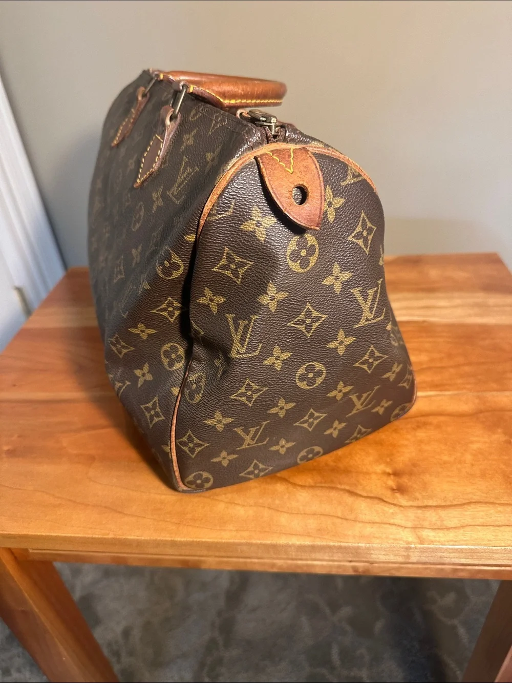 Authentic Louis Vuitton Monogram Speedy 30.